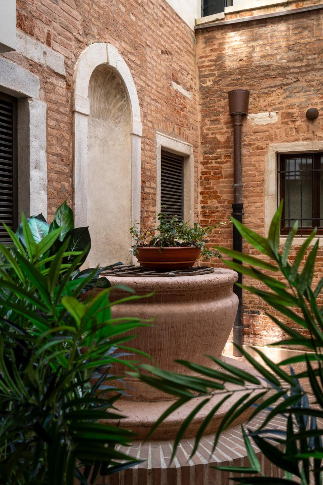 Palazzo Morosini Degli Spezieri - Lifestyle Apartments Venice Bilik gambar