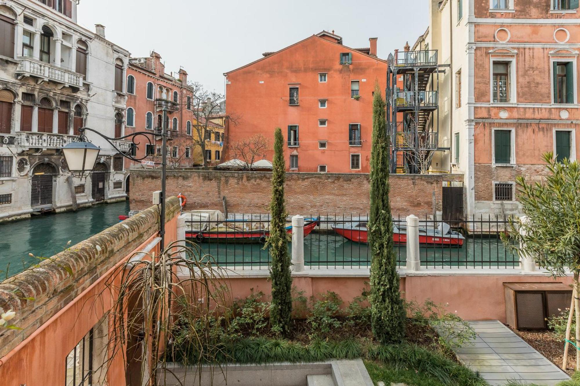Palazzo Morosini Degli Spezieri - Lifestyle Apartments Venice Bilik gambar